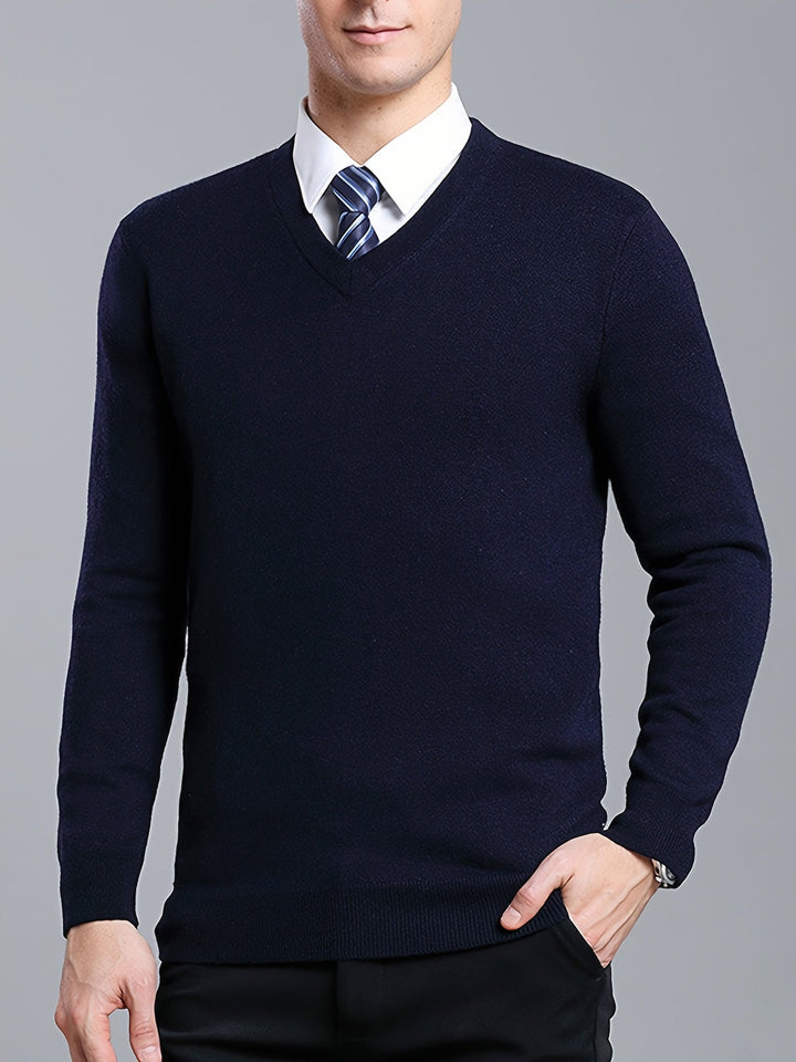 Trendy men's round neck sweater (Dante). A classic knitted piece for modern, versatile menswear.