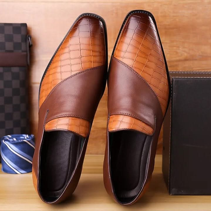 Classic men's loafers with a polished look, offering everyday comfort and sophisticated style.
