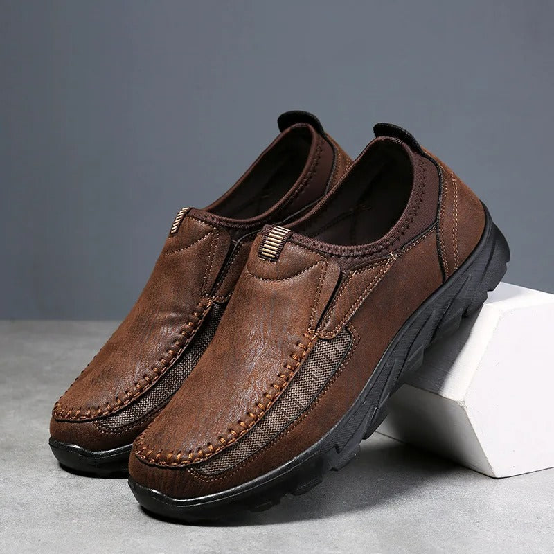 Textured men's casual slip-on loafers, breathable and comfortable for prolonged walking.