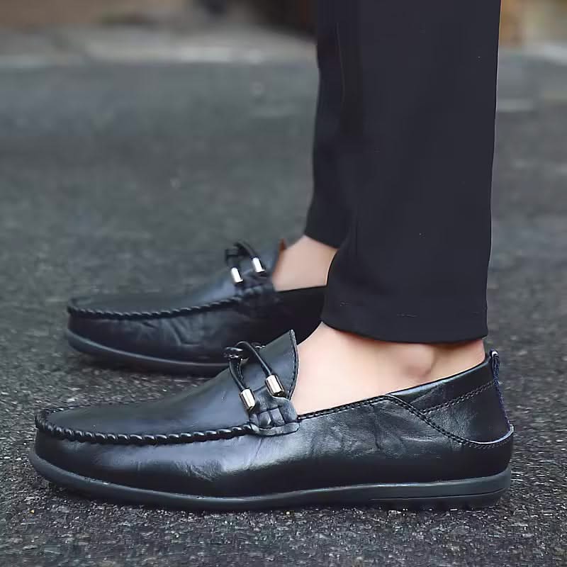 Men's slip-on loafers for effortless comfort, ideal for everyday casual or dressy outfits.