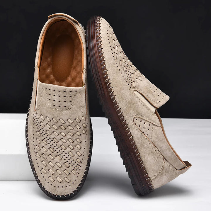 Comfortable men's slip-on loafers, excellent for everyday wear. Cushioned and breathable casual footwear.