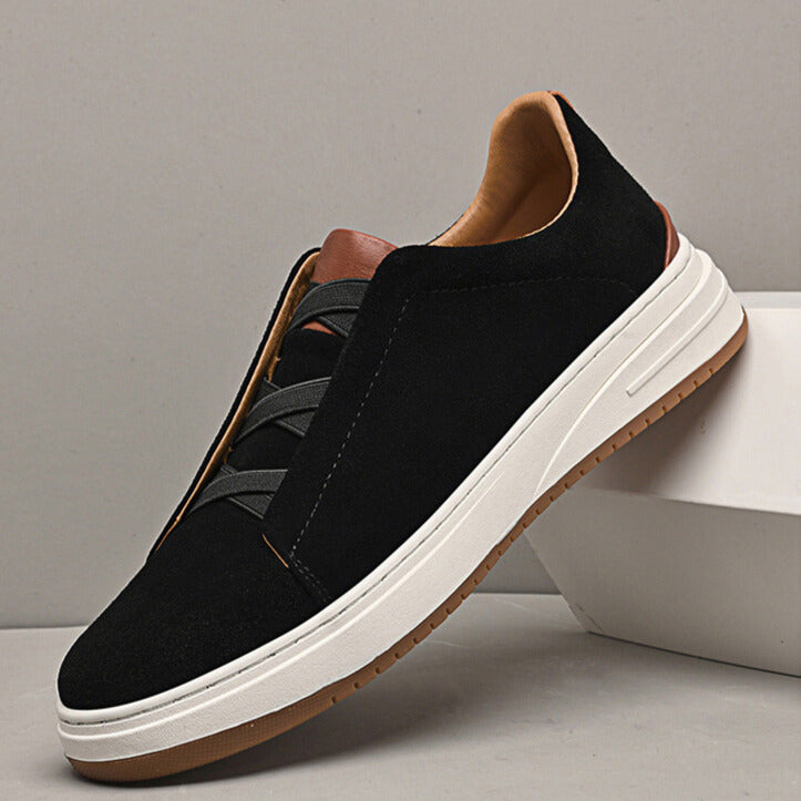 Black men's comfortable slip-on casual sneakers, versatile for everyday footwear.