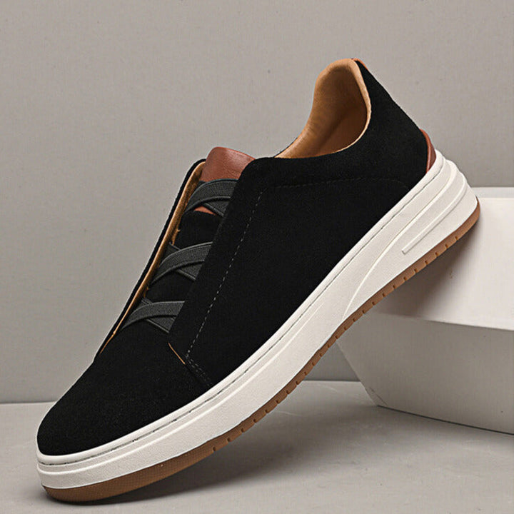 Black men's comfortable slip-on casual sneakers, versatile for everyday footwear.