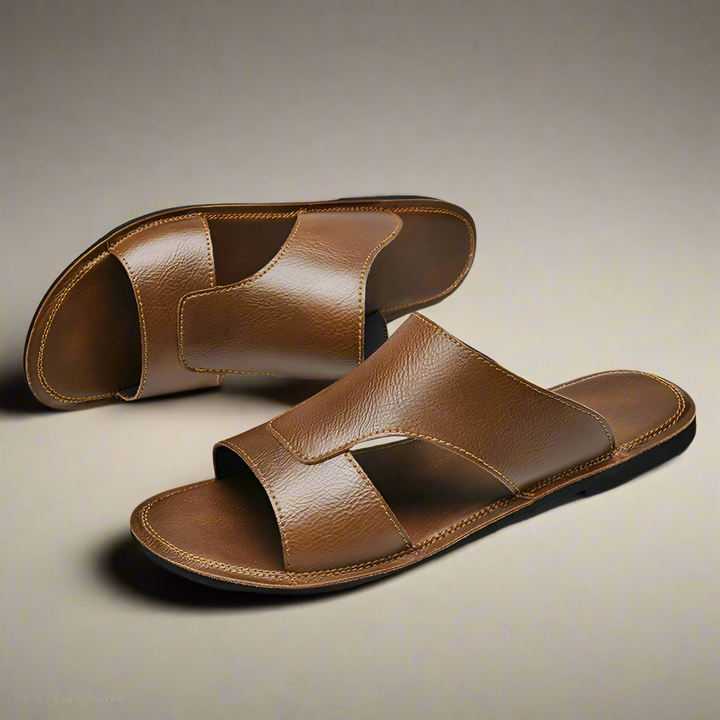 Comfortable men's slip-on summer sandals, featuring a flexible design for ultimate ease.