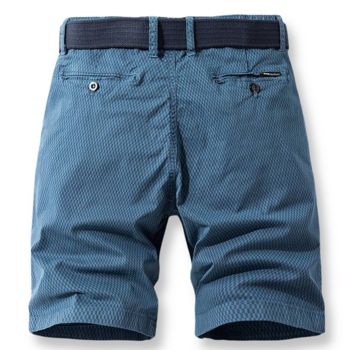 Casual men's summer shorts with adjustable waist, ideal for beach days and outdoor activities.