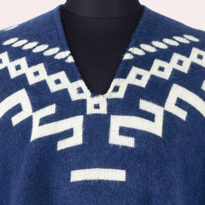Men's warm winter poncho, a cozy & stylish one-size outerwear piece designed for ultimate comfort in cold weather.