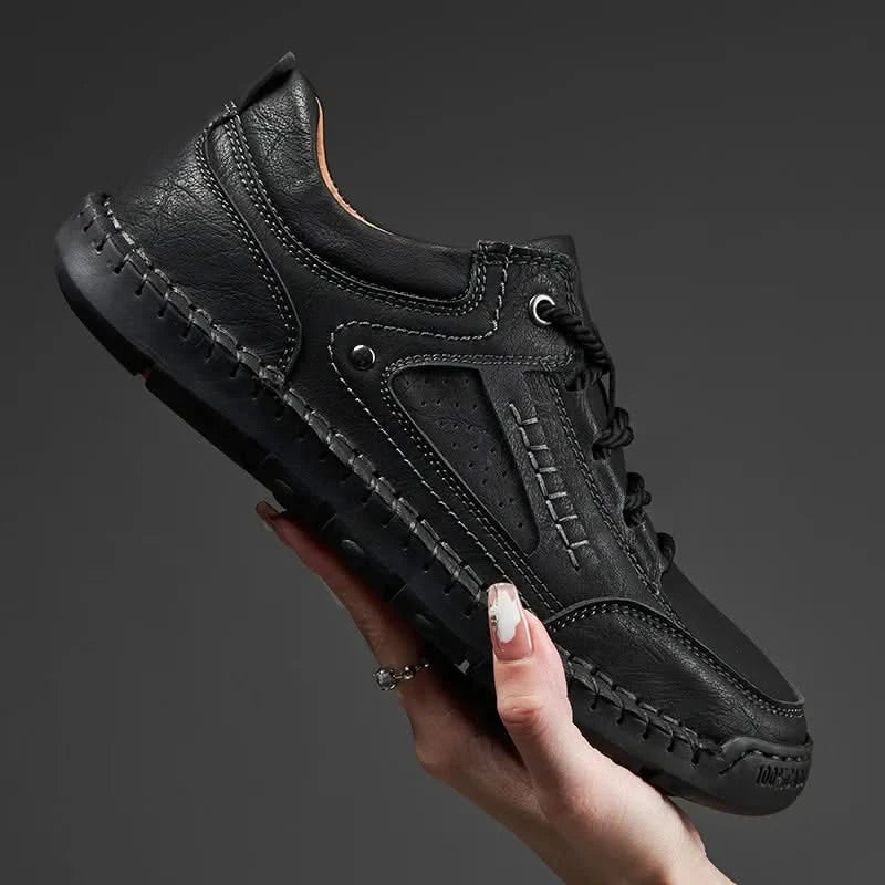 Men's Crosswind durable hiking shoes, ready for challenging treks & outdoor adventure.