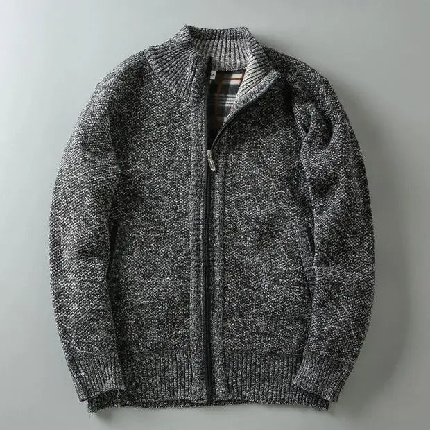 Men's outerwear: Cumberland fleece jacket, comfortable and stylish for cold days.