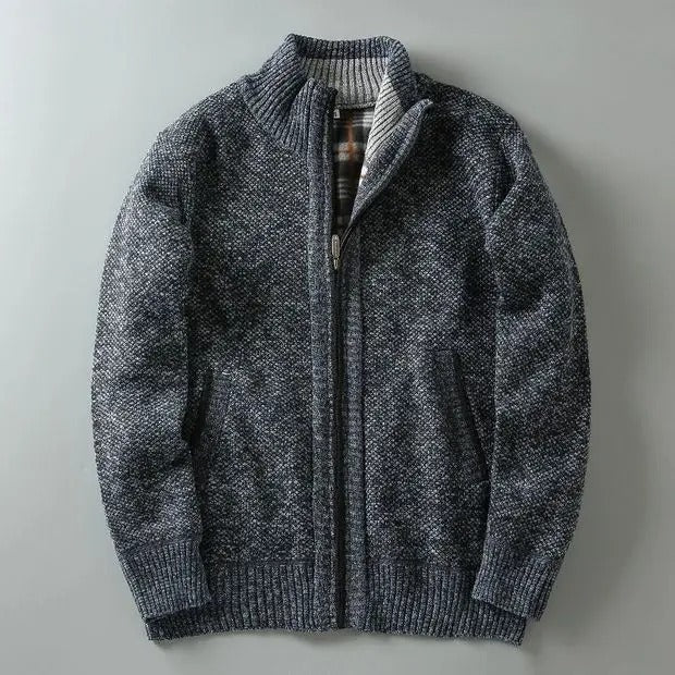 Versatile men's Cumberland jacket, fleece-lined for warmth in fall/winter.