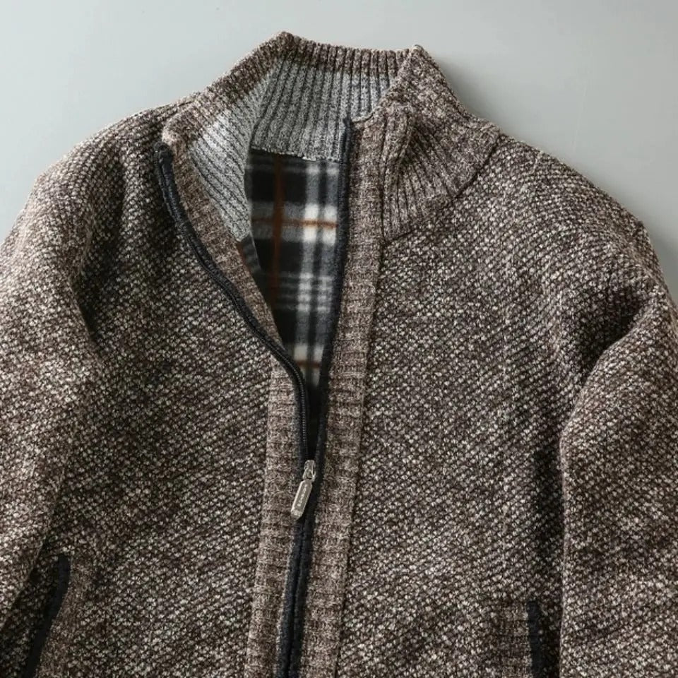 Casual men's zipper jacket, Cumberland style with cozy fleece lining for warmth.