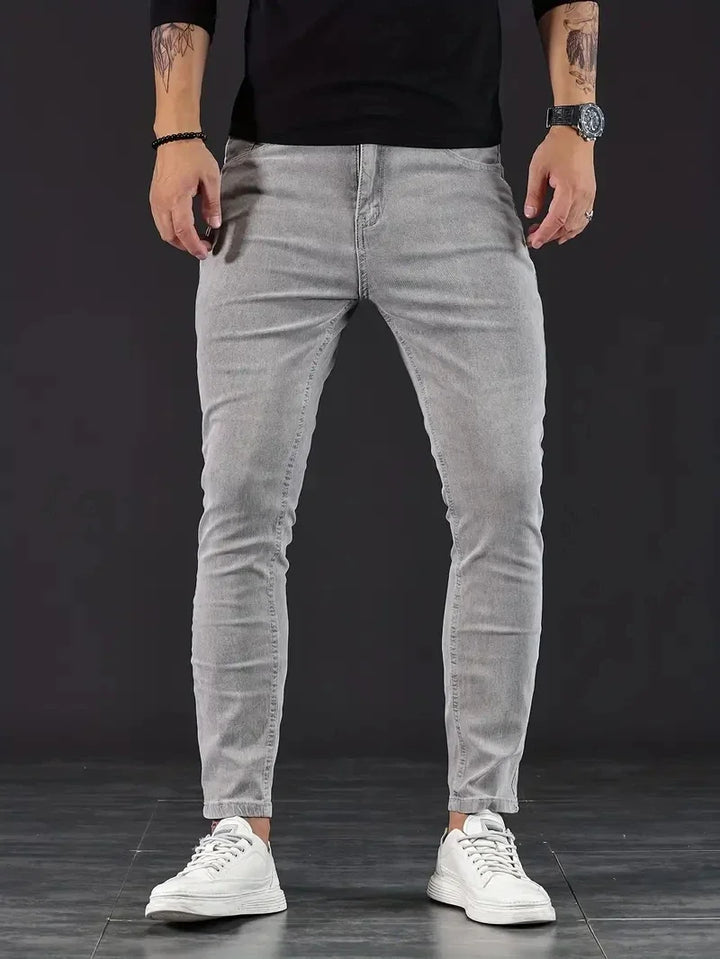Everyday men's stretch slim fit jeans, designed for modern comfort, flexibility, and style.