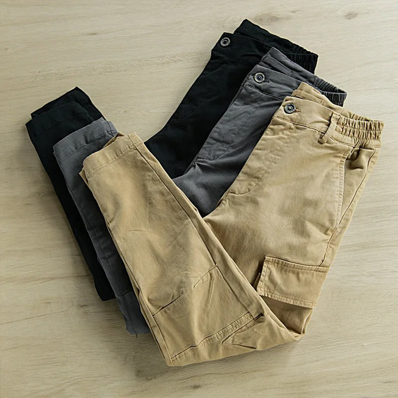 Stylish men's outdoor cargo trousers, designed for adventure and everyday wear.