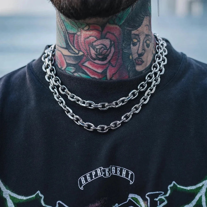Men's durable chainlink necklace with a polished finish, perfect for everyday wear and versatile styling.