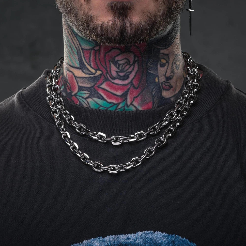 Polished chainlink necklace for men, a durable and versatile unisex jewelry accessory for any occasion.