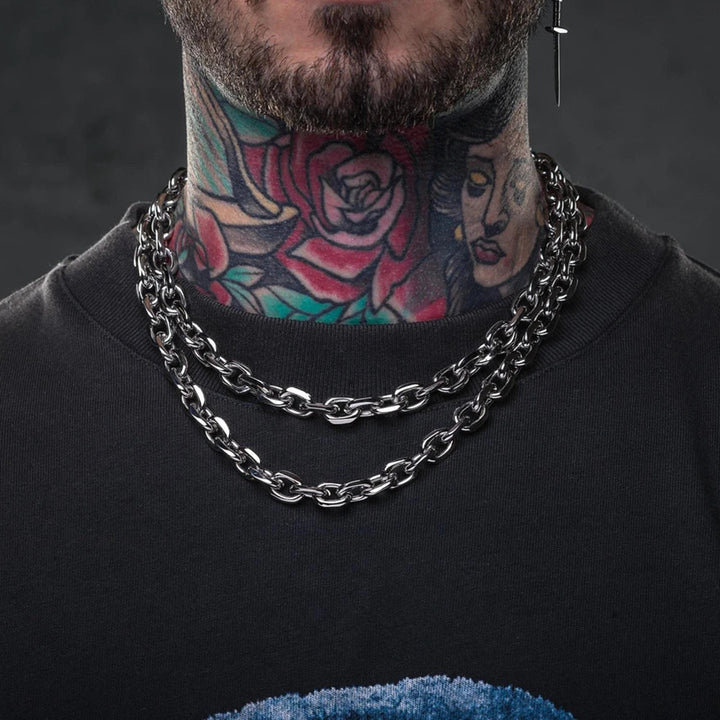 Polished chainlink necklace for men, a durable and versatile unisex jewelry accessory for any occasion.