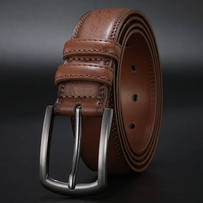 New men's durable cowhide leather belt, featuring a stylish gunmetal buckle. A versatile and classic waist accessory.