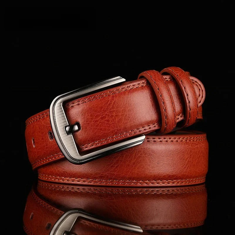 Rich full-grain leather men's belt, a durable and stylish genuine leather accessory for a classic look.
