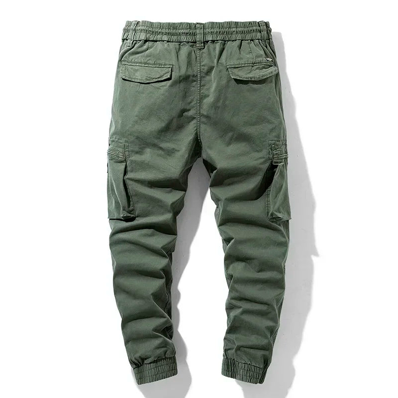 Comfortable men's multi-pocket cargo pants, perfect for casual wear, outdoor utility, and everyday use.