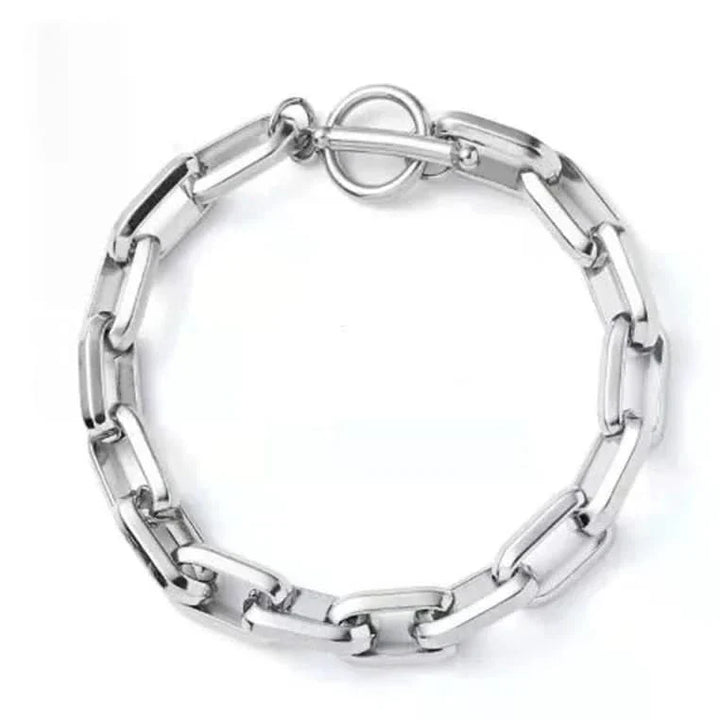 Robust men's stainless steel chainlink bracelet. A versatile and lasting jewelry piece for any man.