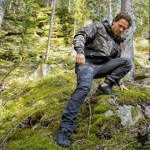 Men's tactical stretch hiking pants, perfect for adventure, comfort & outdoor activewear.