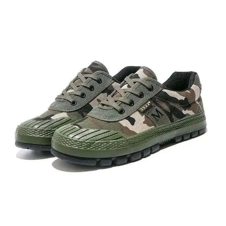 Men's durable camo sneakers, military-style all-terrain tactical footwear for comfort & adventure.