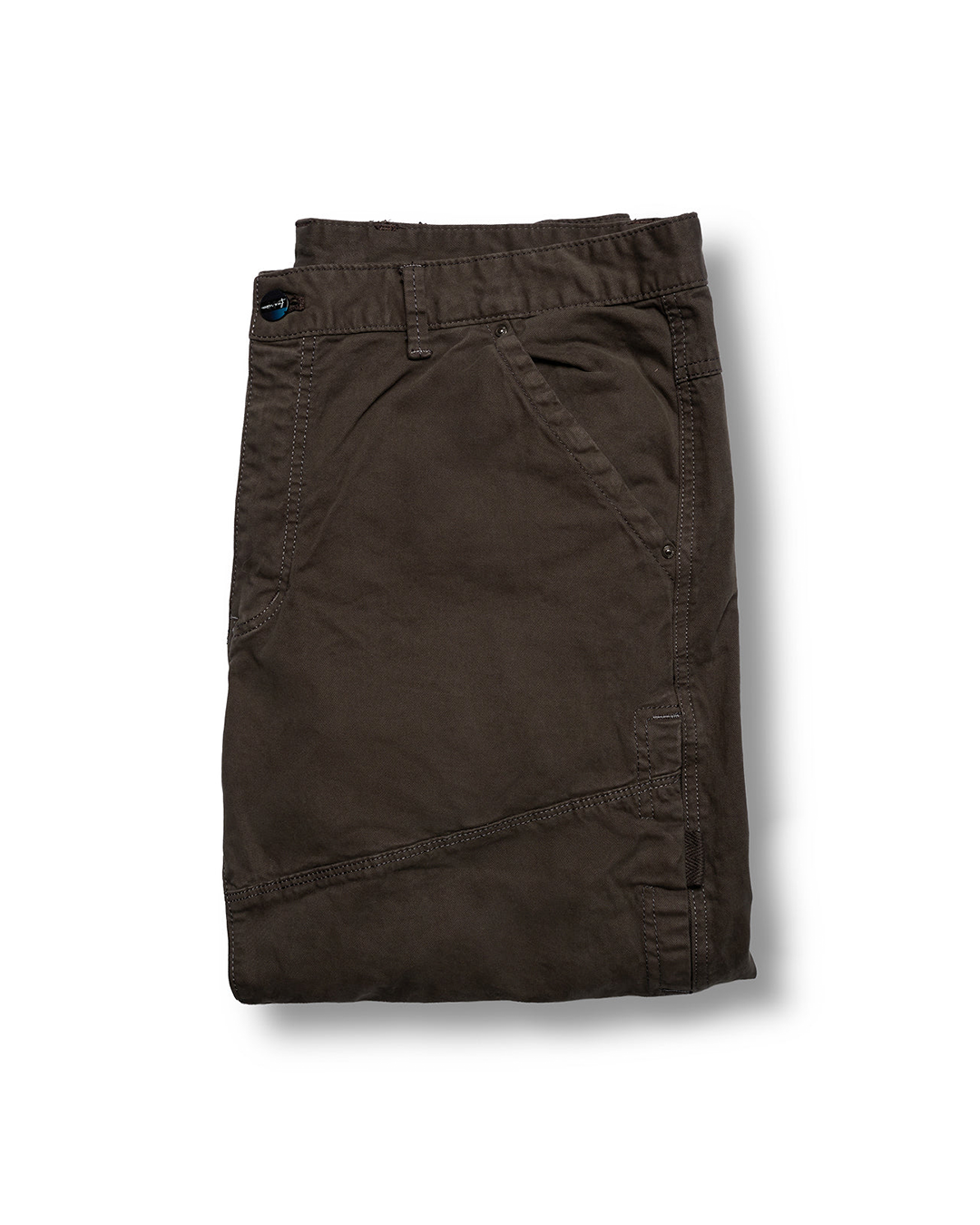 Men's durable urban cargo joggers, reinforced for activewear & everyday comfort.