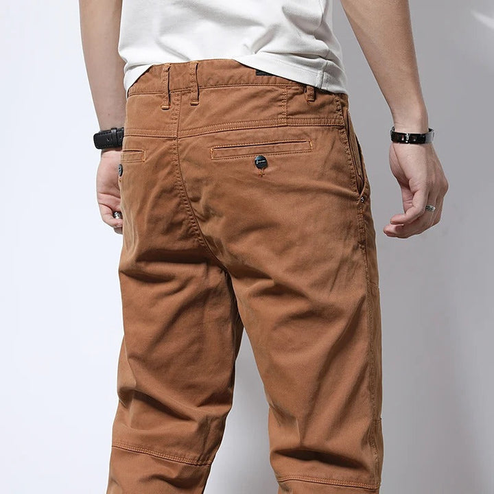Men's durable reinforced joggers, urban cargo style perfect for active lifestyles.