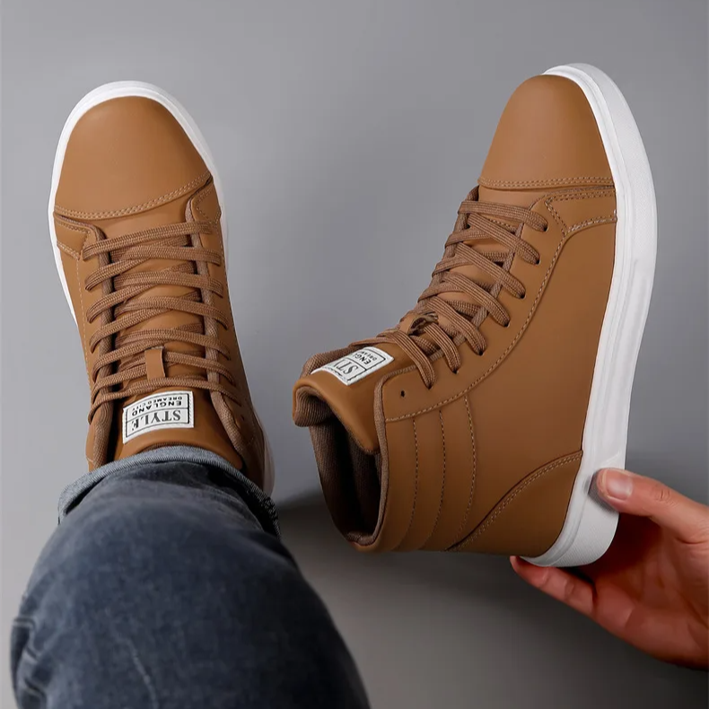 Men's high-top sneakers, breathable material, dynamic bold style for comfortable casual wear.