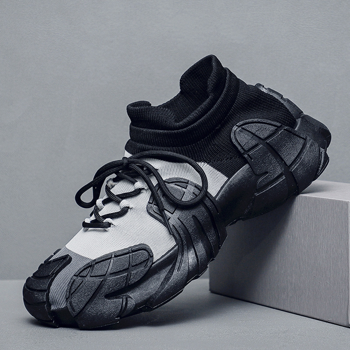 Men's Dynamic Hybrid Sneakers, lightweight & comfortable with a sock collar & cushioned sole for active wear.