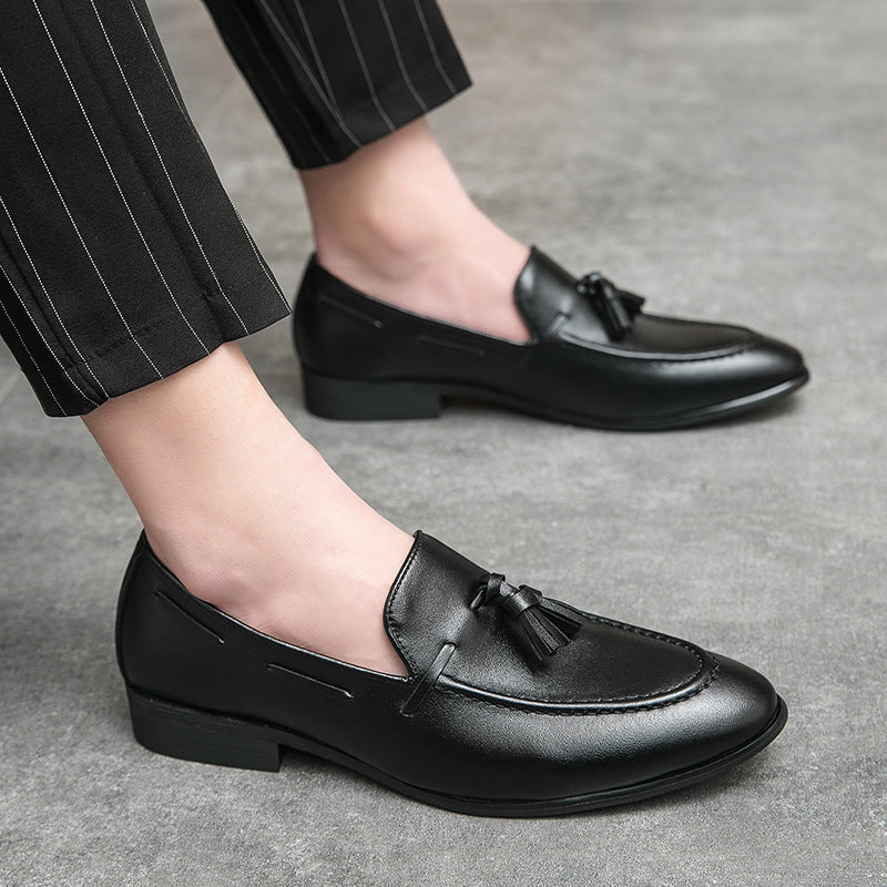 Versatile men's slip-on tassel loafers, combining elegance and comfort for any occasion.