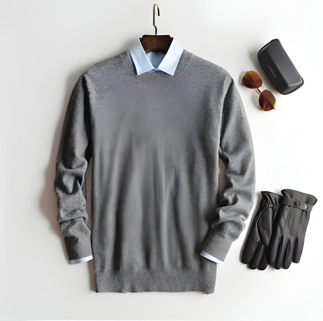 Premium men's cashmere sweater, a versatile & elegant classic for any man's wardrobe.