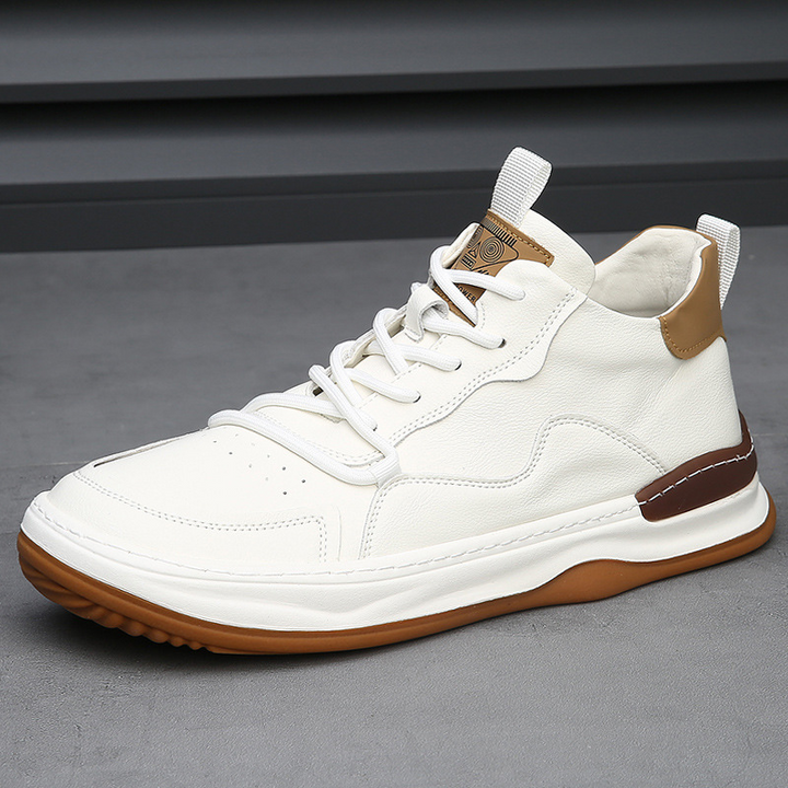 Comfortable men's sneakers, durable & versatile for everyday elegance and walking.