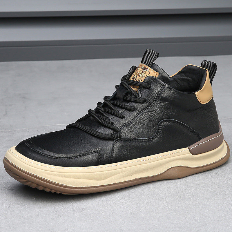 High-quality men's casual footwear, perfect for comfortable walking and daily elegance.