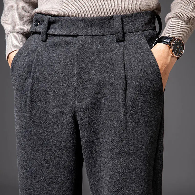 Men's elegant pleated dress pants, ideal for formal wear, wrinkle-resistant & high comfort.