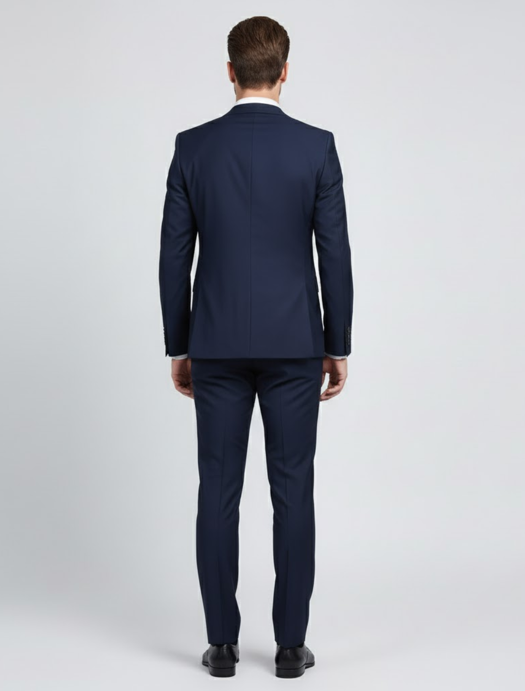Sharp formal men's two-piece suit, perfect for business meetings, elegant parties, or professional events.