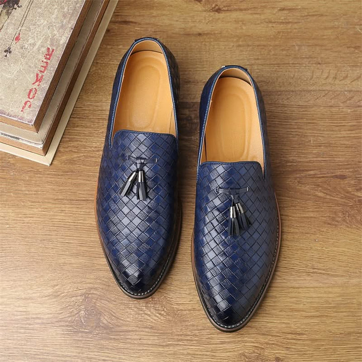 Classic men's woven tassel loafers. Elegant slip-on footwear, ideal for office or stylish casual outfits.