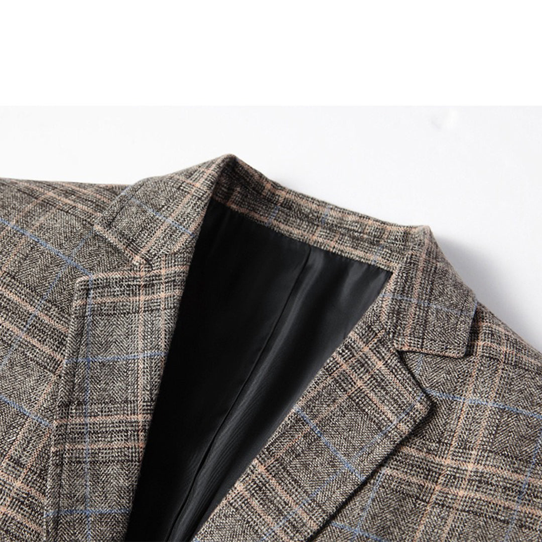 Comfortable men's tailored slim-fit embroidered blazer with a stylish one-button closure for events.