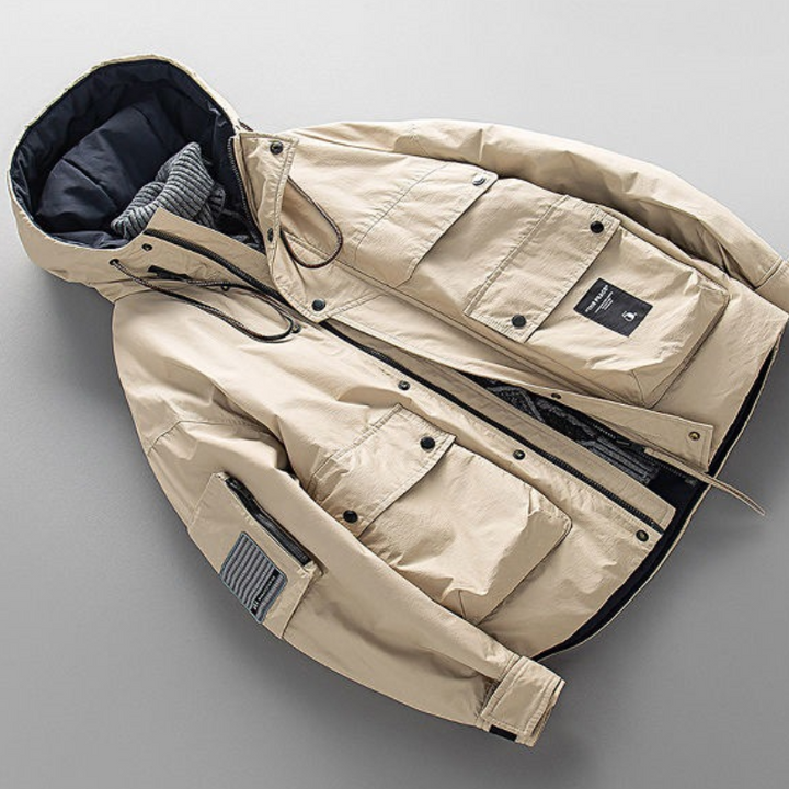 Soft insulated lining & internal pockets of men's Equinox warm winter parka for ultimate comfort.