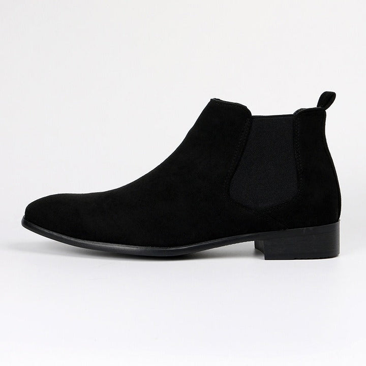 Men's sleek black city Chelsea boots, offering everyday comfort & sophisticated urban style.