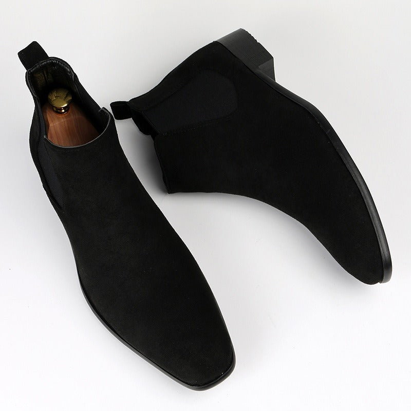 Side view: Sleek brown men's Chelsea ankle boots, showcasing comfort & stylish everyday design.