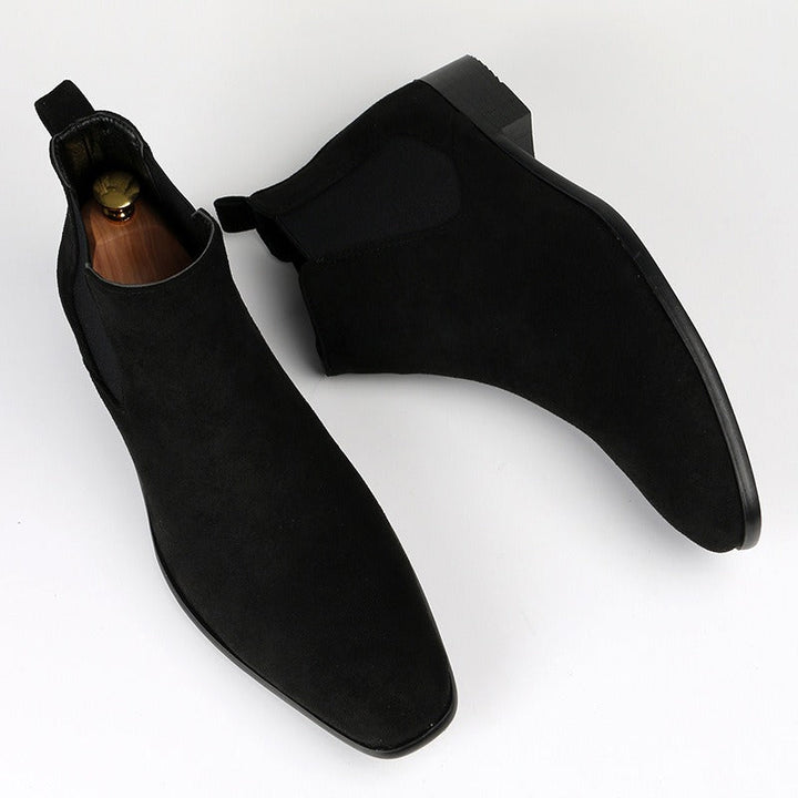 Side view: Sleek brown men's Chelsea ankle boots, showcasing comfort & stylish everyday design.