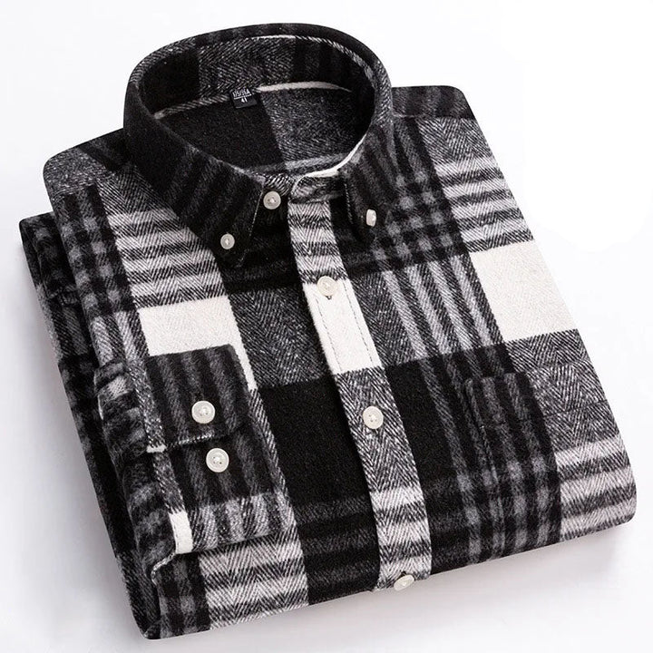 Men's everyday comfort flannel shirt, versatile button-up style, long sleeve.