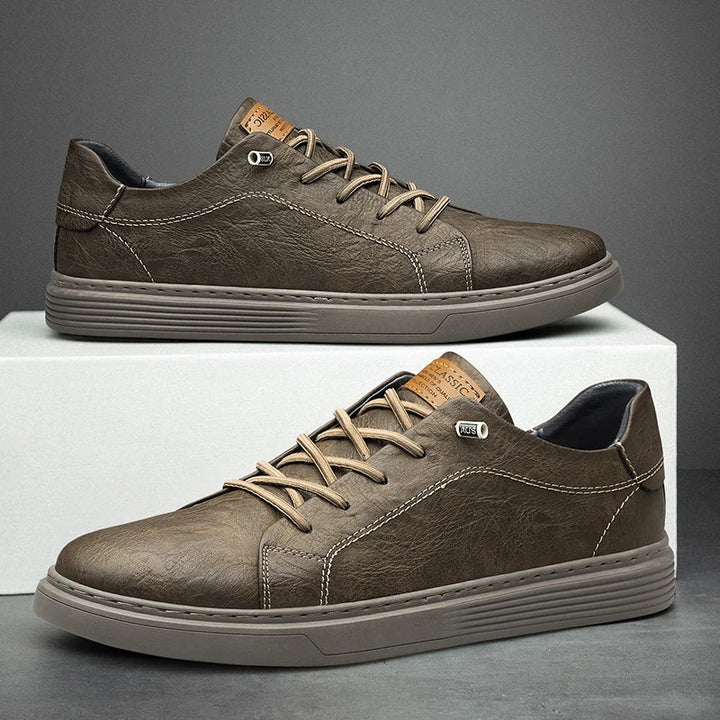 Comfortable men's lace-up sneakers, ideal for daily wear, walking, and versatile casual outfits.
