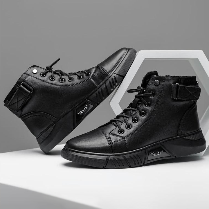 Men's everyday walking shoes, offering comfort and support for casual wear.