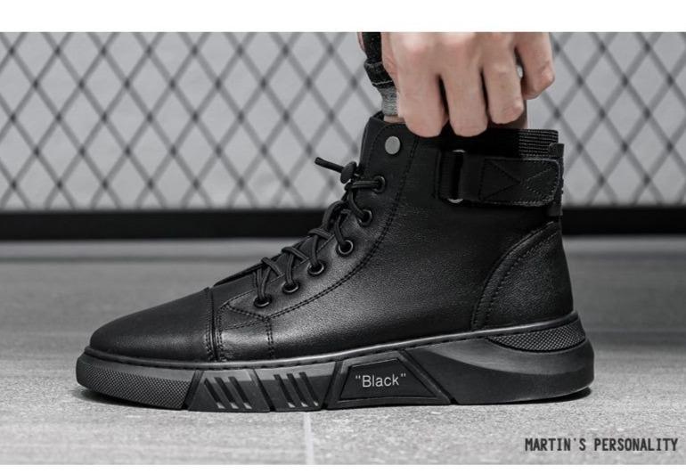 Essential men's walking footwear, engineered for comfort, everyday support, and casual style.