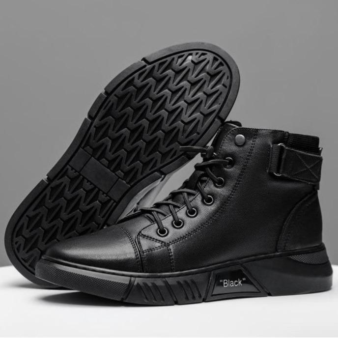 Top-rated men's walking shoes for everyday comfort, support, and versatile casual men's fashion.