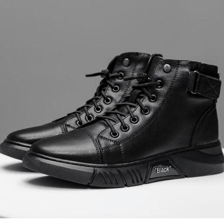 Comfortable men's walking shoes, perfect for daily wear with supportive design and casual style.