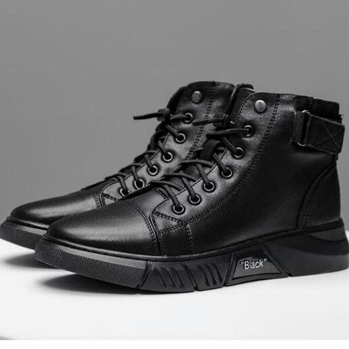 Comfortable men's walking shoes, perfect for daily wear with supportive design and casual style.