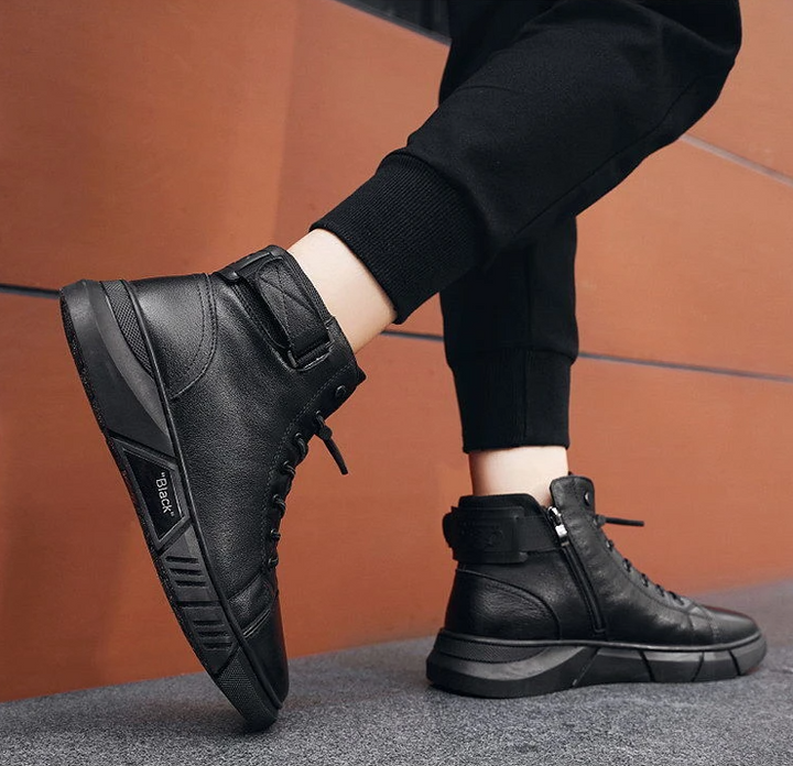 Stylish men's casual shoes, suitable for everyday outings and business casual attire, offering comfort.