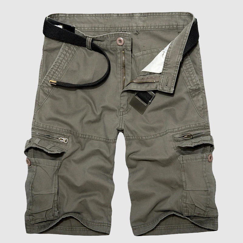 Versatile men's utility shorts, ideal for adventure wear, featuring deep cargo pockets.